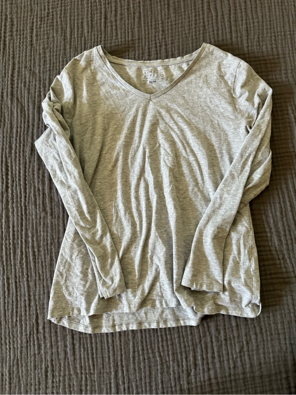 Bundle of 3 Women's XL Crew Neck Long Sleeve Tee - Picture 4 of 9